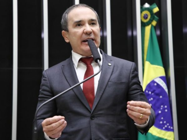 Deputado Duda Ramos (MDB-RR) fala no Plenário da Câmara dos Deputados
