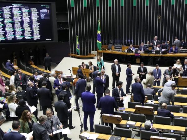 Discussão e votação de propostas.