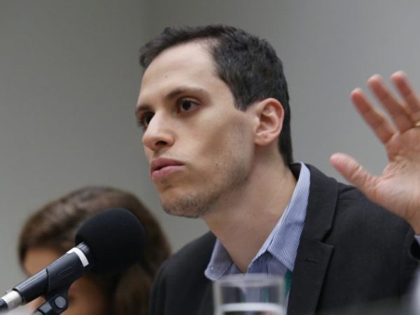 Reunião da Rádio Câmara e da Rede Legislativa de Rádio e TV com as rádios legislativas parceiras. Supervisor da Rede Legislativa de Rádio e TV Digital, Carlos Neiva.