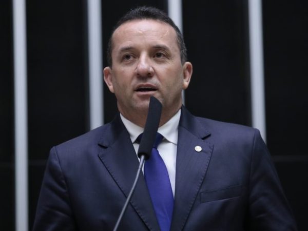 Discussão e votação de propostas. Dep. Pastor Diniz(UNIÃO - RR)