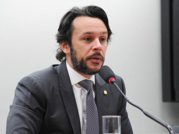 Deputado Mário Negromonte Jr. (PP-BA) fala em comissão da Câmara dos Deputados