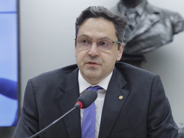 Desenvolvimento nacional junto aos Brics. Dep. Luiz Philippe de Orleans e Bragança (PL - SP)