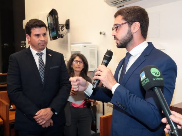 Eleição da nova presidência do Comitê de Imprensa da Câmara dos Deputados. 1º Secretário, Dep. Carlos Veras (PT-PE) e Jornalista, Pedro Figueiredo