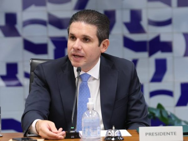 Hugo Motta na reunião de líderes