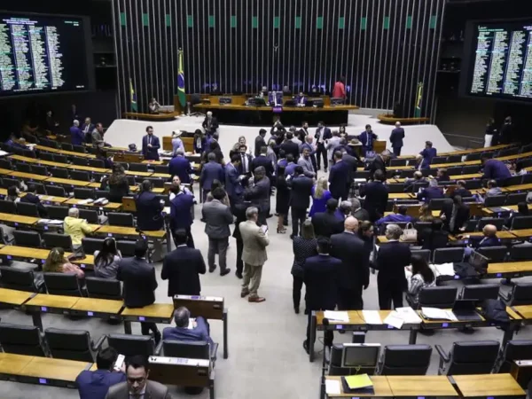 Discussão e Votação de Propostas Legislativas