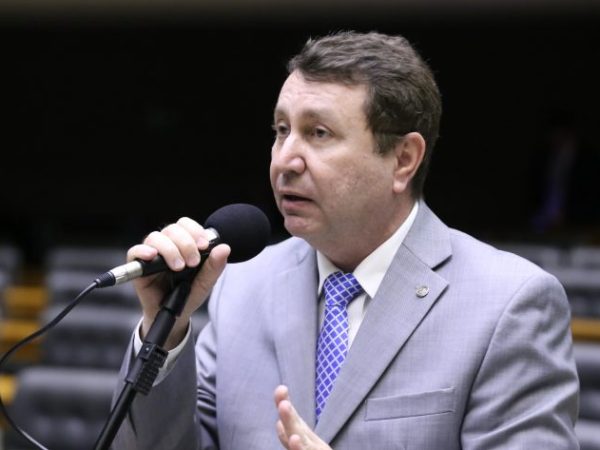 Deputado David Soares (União-SP) fala no Plenário da Câmara dos Deputados