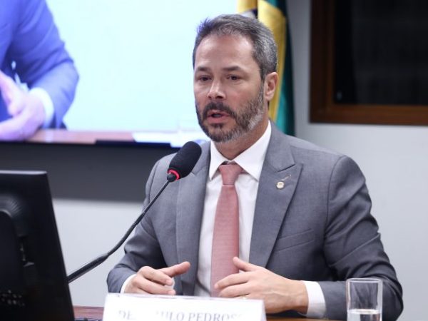 A problemática estética e operacional dos cabos de energia, telefonia, tv e internet. Dep. Saulo Pedroso (PSD - SP)