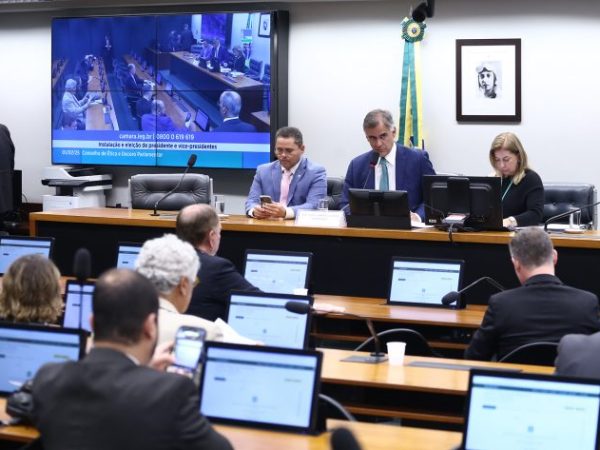 Instalação do Conselho de Ética e eleição de seu presidente e vice-presidentes.