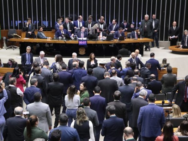 Discussão e Votação de Propostas Legislativas.