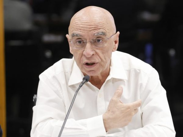 Deputado Mário Heringer (PDT-MG) fala em reunião da Câmara dos Deputados