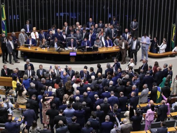 Discussão e Votação de Propostas Legislativas.