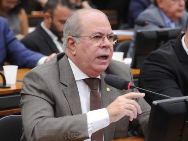 Deputado Hildo Rocha (MDB-MA) fala em comissão da Câmara dos Deputados
