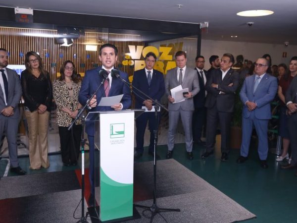 Hugo Motta inaugura o novo estúdio multimídia da Câmara