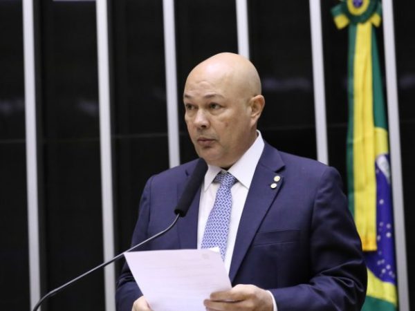 Deputado Zé Adriano (PP-AC) fala no Plenário da Câmara dos Deputados