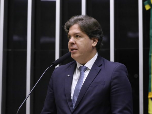 img20251106152844319 Plenário - Sessão Solene