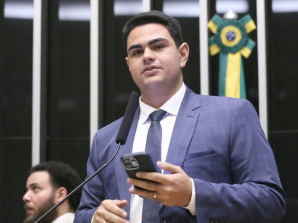 Discussão e votação de propostas legislativas. Dep. Icaro de Valmir (PL-SE)