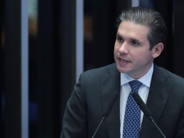 Sessão Solene destinada à promulgação do Decreto Legislativo nº 14, de 2026, que aprova o texto do Acordo Provisório de Comércio entre o Mercado Comum do Sul (MERCOSUL). Presidente da Câmara dos Deputados, Hugo Motta (REPUBLICANOS - PB)