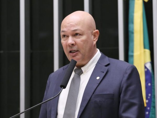 Deputado Zé Adriano (PP-AC) fala no Plenário da Câmara dos Deputados