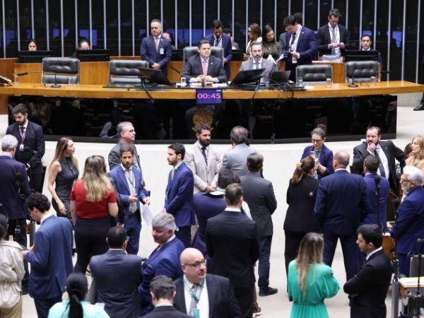 img20260521121014863-768×473 Plenário da Câmara durante a sessão do congresso
