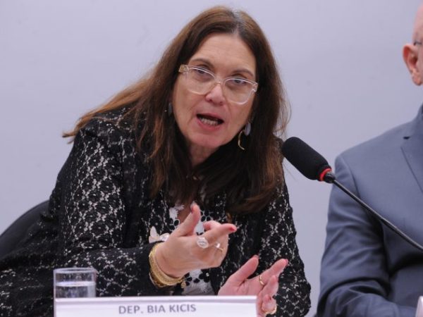 Audiência Pública - Programas de doação de corpos para ciência e formação em saúde. Dep. Bia Kicis (PL-DF)