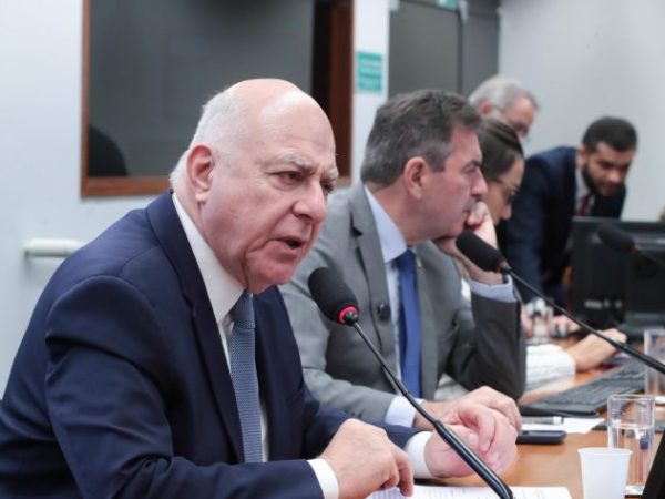 Discussão e votação do parecer do relator. Dep. Arnaldo Jardim (CIDADANIA-SP)