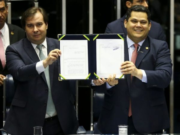 Medida é considerada um marco dos 300 dias do governo Bolsonaro — Foto: Marcelo Camargo/Agência Brasil