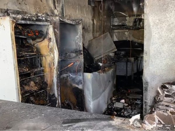 Incêndio atinge a Feirinha de Tambaú, um dos pontos mais visitados de João Pessoa — Foto: Reprodução/TV Cabo Branco