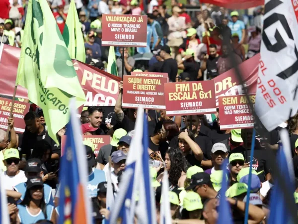 São Paulo (SP), 01/05/2025. Ato do dia 1º de Maio das Centrais Sindicais, na Praça Campo de Bagatelle,. Foto: Paulo Pinto/Agência Brasil