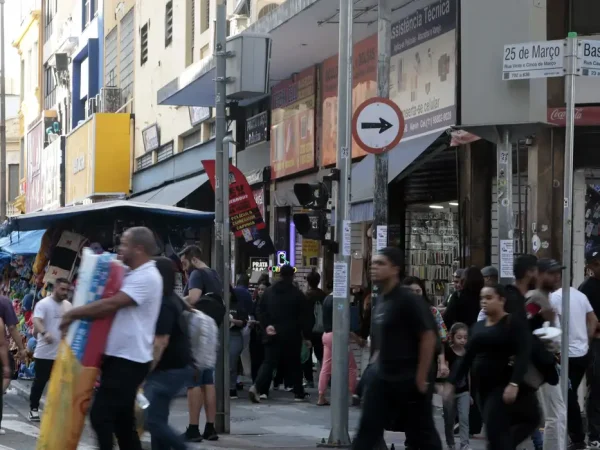 São Paulo (SP), 17/07/2025 - Movimento na Rua 25 de Março, que sofreu críticas do governo dos Estados Unidos. Foto: Paulo Pinto/Agência Brasil