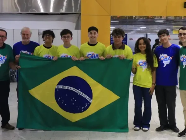 Índia, 13/08/2025 - Brasileiros que participam da 18ª Olimpíada Internacional de Astronomia e Astrofísica - IOAA. Foto: oba_olimpiada/Instagram