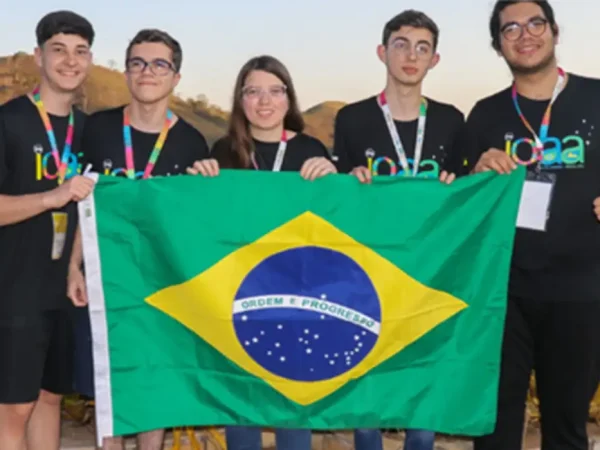 Brasília (DF), 26.08.2024 - Estudantes brasileiros conquistam prata e bronze na Olimpíada Internacional de Astronomia IOAA 2024. Foto: Observatório Nacional/Divulgação