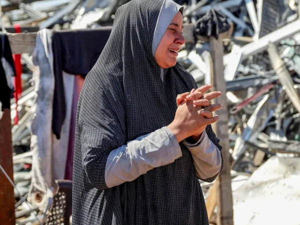 A mourner reacts during the funeral of Palestinians killed in an Israeli strike, in northern Gaza Strip, March 2, 2025. REUTERS/Abd Elhkeem Khaled     TPX IMAGES OF THE DAY