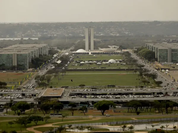 Brasília (DF) - 05/09/2023 - Vista da Esplanada dos Ministérios preparada para receber o desfile de 7 de setembro
Foto: Joédson Alves/Agência Brasil