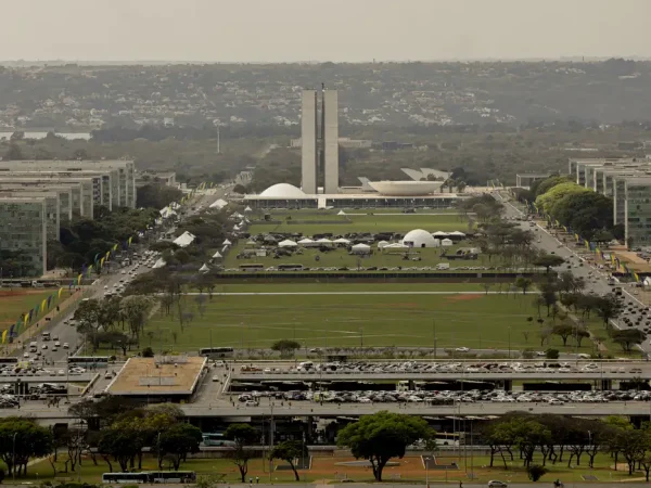 Brasília (DF) - 05/09/2023 - Vista da Esplanada dos Ministérios preparada para receber o desfile de 7 de setembro
Foto: Joédson Alves/Agência Brasil