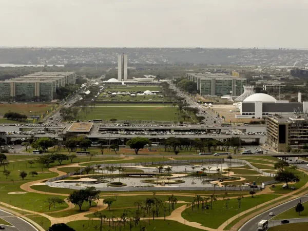 Brasília (DF) - 05/09/2023 - Vista da Esplanada dos Ministérios preparada para receber o desfile de 7 de setembro
Foto: Joédson Alves/Agência Brasil