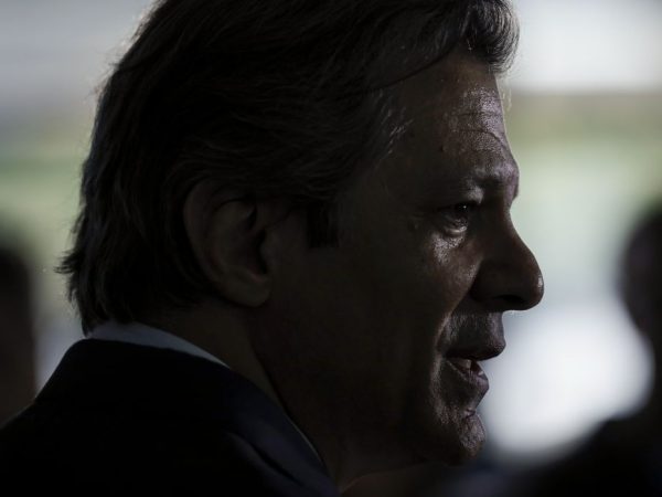 Brasília (DF) 13/05/2024 - O ministro da Fazenda, Fernando Haddad fala sobre a reunião entre o presidente Lula e o governador do RS, Eduardo Leite.Na reunião ficou decidido a suspensão da dívida do Rio Grande do Sul por 3 anos.
Foto: Joédson Alves/Agência Brasil