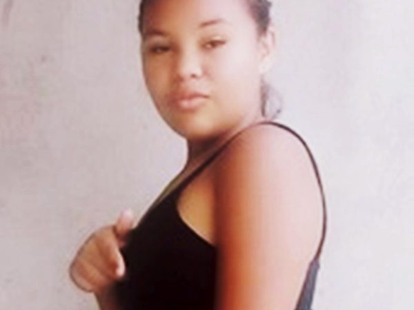 Jeane de Melo Nogueira, 12 anos, foi levada de casa por homens armados — Foto: Arquivo da família