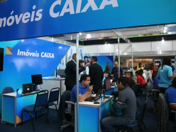 Feirão da Casa Própria da Caixa, em Brasília. O feirão ocorre até domingo (27) nas cidades de Brasília, Belém, Campinas, São Paulo, Curitiba, Florianópolis, Fortaleza e Recife.