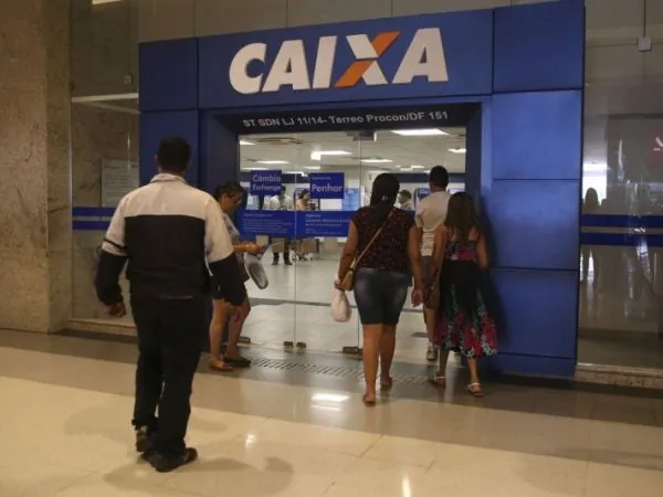 Banco antecipou calendário de retirada de até R$ 500 por conta — Foto: José Cruz/Agência Brasil