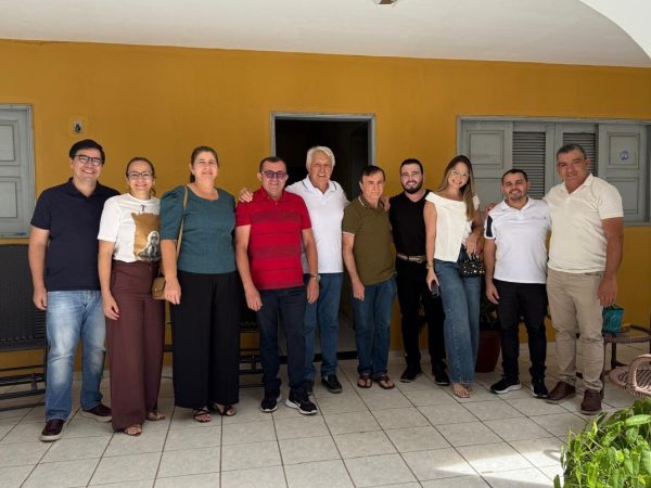 A presença de João Maia reafirma seu compromisso e fortalece os laços com as lideranças que constroem. — Foto: Divulgação