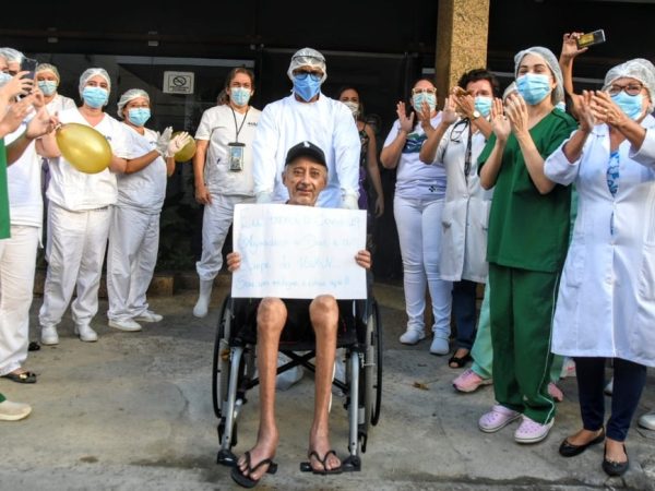 José Nelson Ferreira esteve entubado durante 60 dias no Hospital Municipal de Natal (HMN). — Foto: Joana Lima