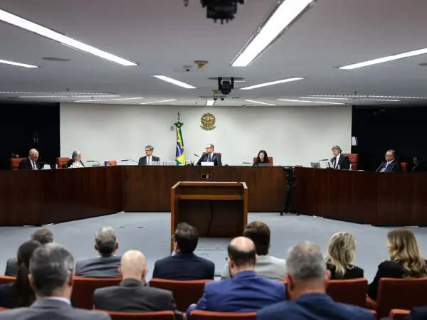Brasília (DF), 11/09/2025 - Sessão na Primeira Turma do Supremo Tribunal Federal (STF), que realiza o quinto dia de julgamento dos réus do Núcleo 1 da trama golpista, formado pelo ex-presidente Jair Bolsonaro e mais sete aliados. Foto: Marcelo Camargo/Agência Brasil