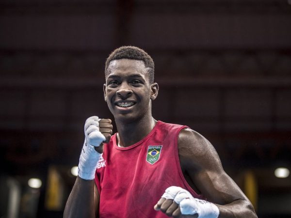 Keno Marley vence por nocaute e avança   às quartas - boxe - Tóquio 2020 - Olimpíada