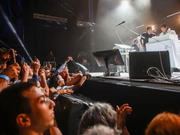 Roberto Carlos comemora 84 anos com show e bolo especial em Natal — Foto: Alexandre Lago