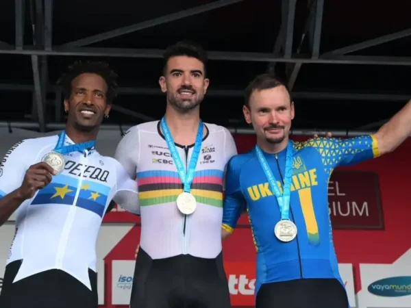 Lauro Chaman é campeão de prova de ciclismo de estrada em etapa da Copa do Mundo - em 1º/05/2026