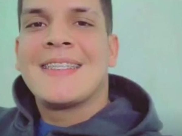 Leonardo Lucas Silva de Carvalho, de 26 anos, morreu após sofrer tiro em confusão entre torcidas organizadas em Natal. — Foto: Reprodução