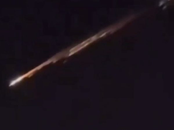 Entrada de lixo espacial na atmosfera foi vista no céu do RN — Foto: Reprodução