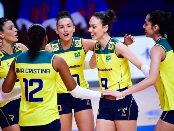 Brasil derrota Holanda por 3 a 1 - sexta vitória seguida da seleção feminina na Liga das Nações de Vôlei, em 30/06/2024