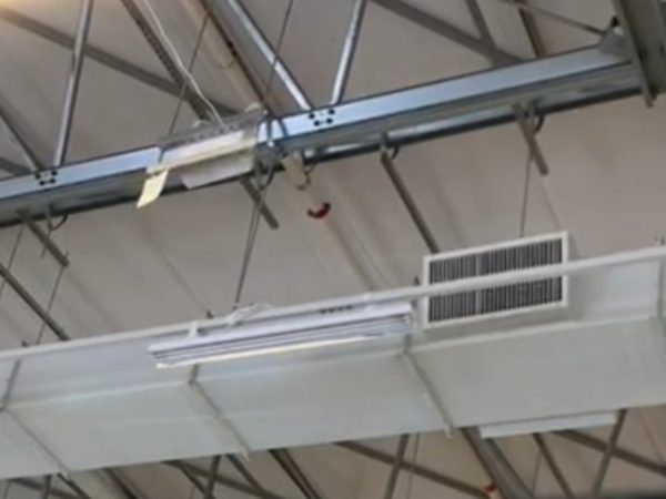 Loja estava funcionando com ventilação artificial — Foto: PCRN/Divulgação