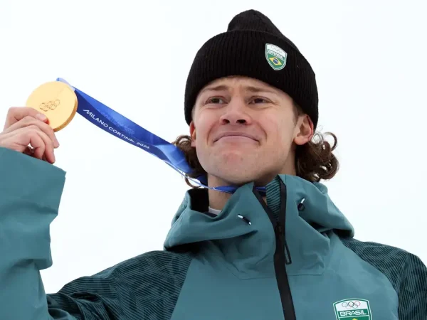 Milano Cortina 2026 Olympics - Alpine Skiing - Men's Giant Slalom Victory Ceremony - Stelvio Ski Centre, Bormio, Italy - February 14, 2026.
Gold medallist Lucas Pinheiro Braathen of Brazil celebrates on the podium after winning the Men's Giant Slalom REUTERS/Gintare Karpaviciute